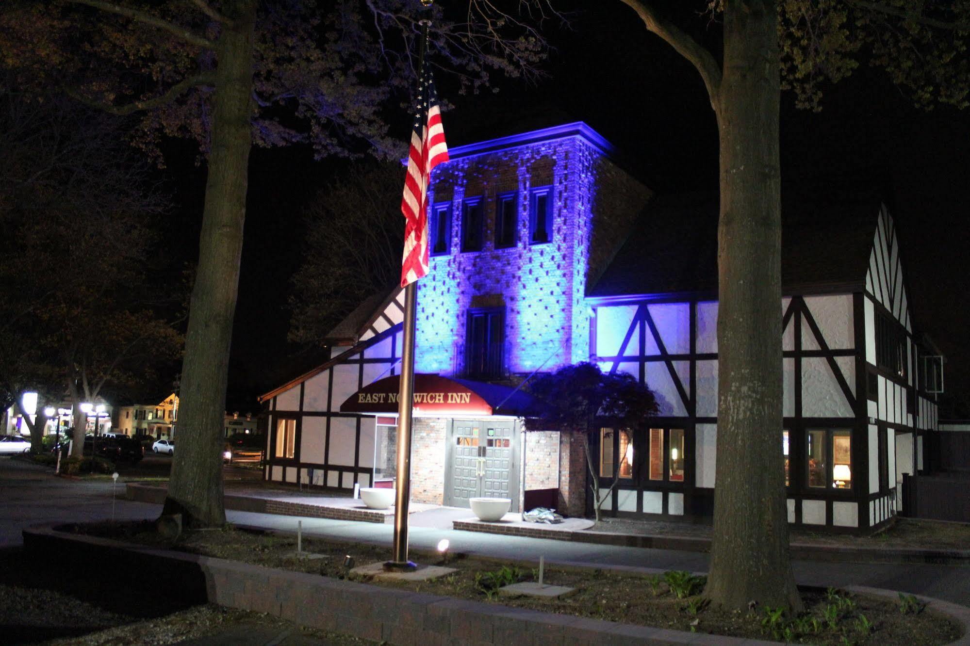 East Norwich Inn Exterior photo